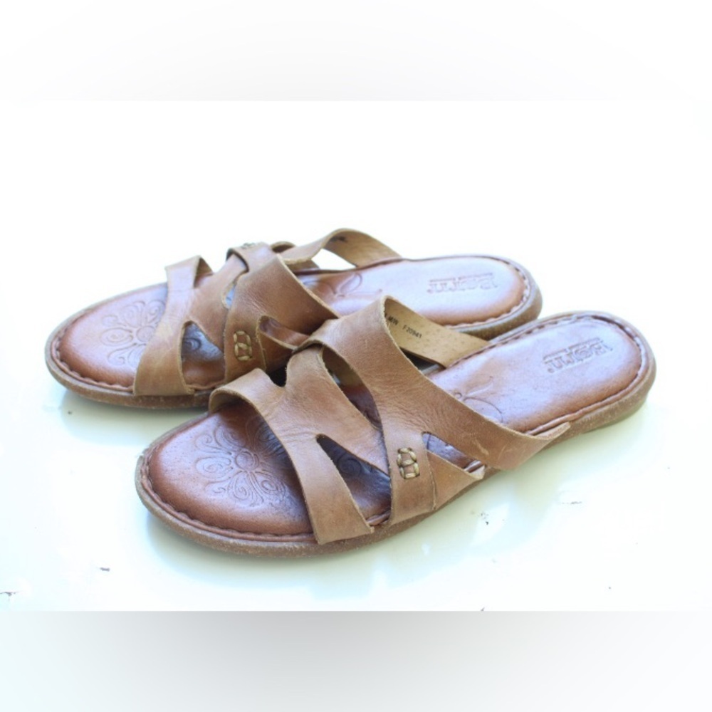 Born sandals